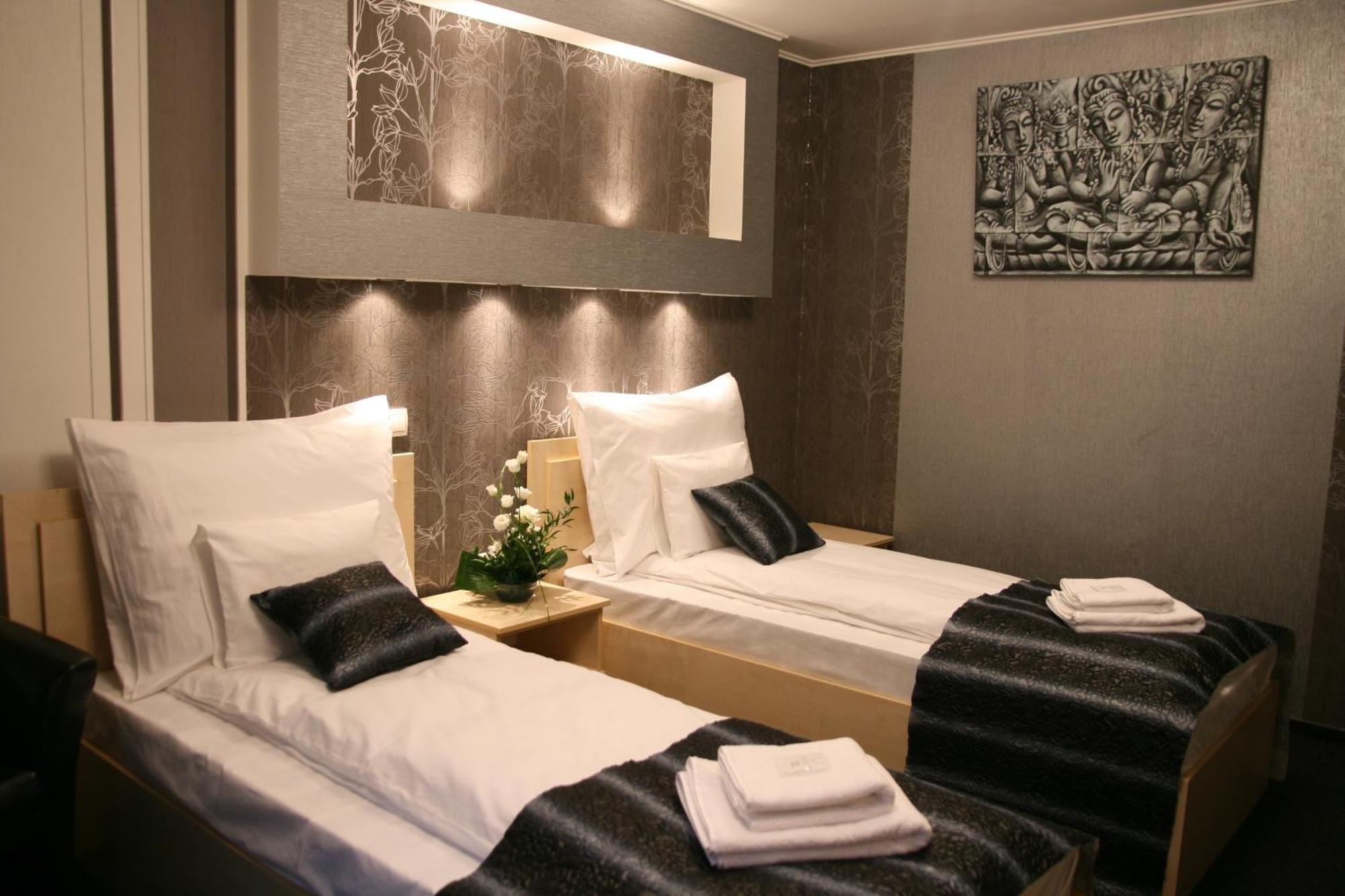 Palermo Panzio Hotel Nyiregyhaza Luaran gambar