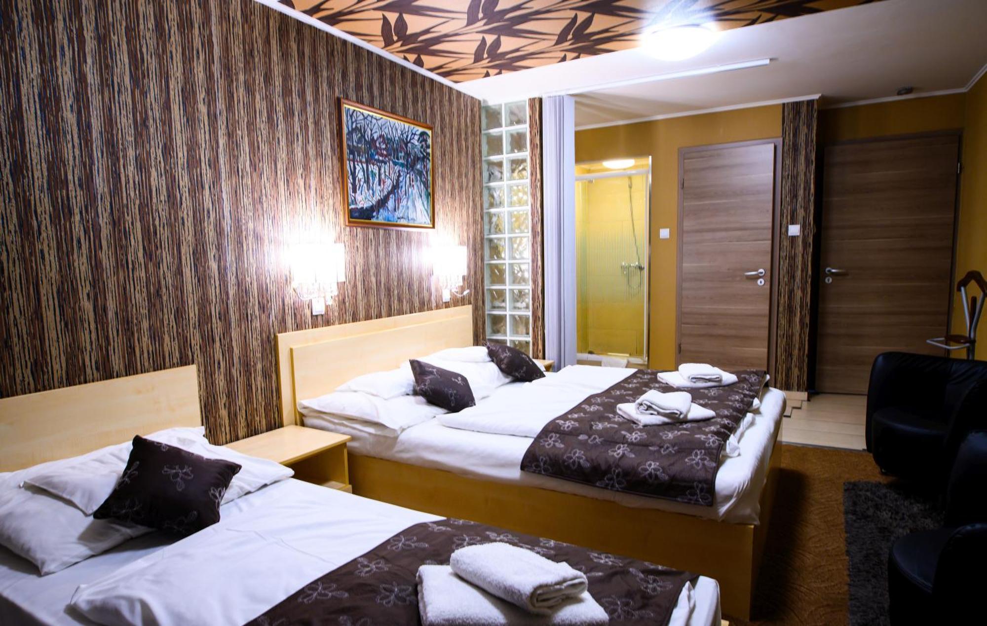 Palermo Panzio Hotel Nyiregyhaza Luaran gambar