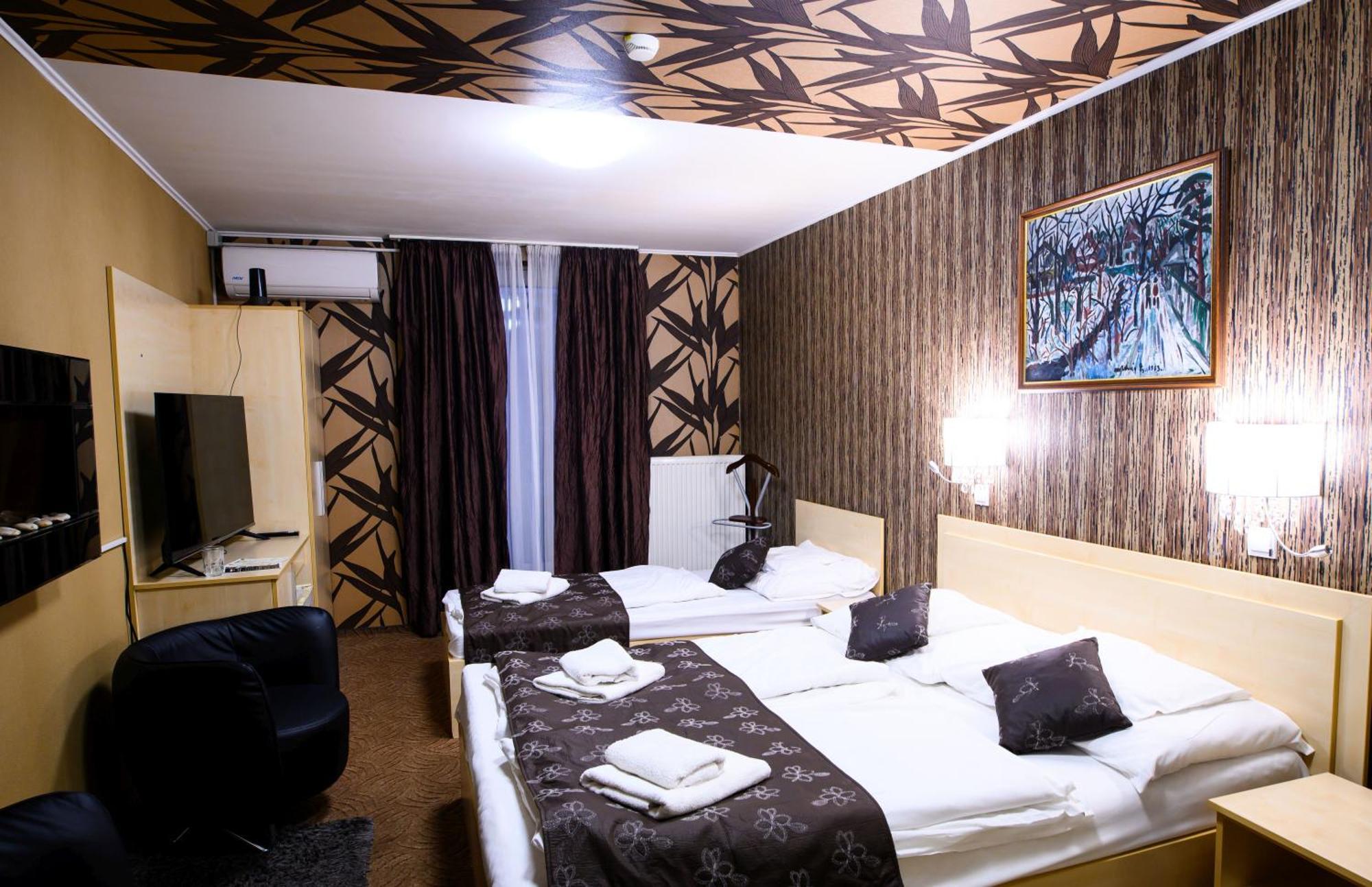 Palermo Panzio Hotel Nyiregyhaza Luaran gambar